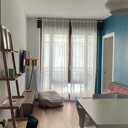 Bocconi 1 Bdr With Style Apartment Милано Екстериор снимка