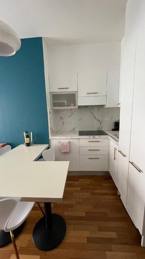 Bocconi 1 Bdr With Style Apartment Милано Екстериор снимка