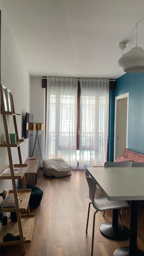 Bocconi 1 Bdr With Style Apartment Милано Екстериор снимка